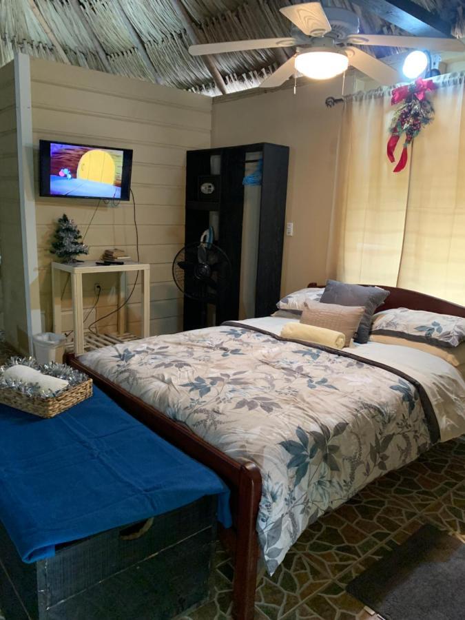 Heavens Gate Beach Bungalows Placencia Exterior foto